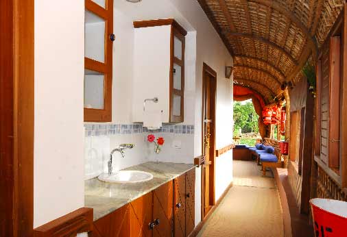 kerala onebedroom houseboat